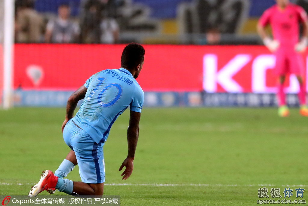 爱游戏中国官网-罗马与费耶诺德比赛